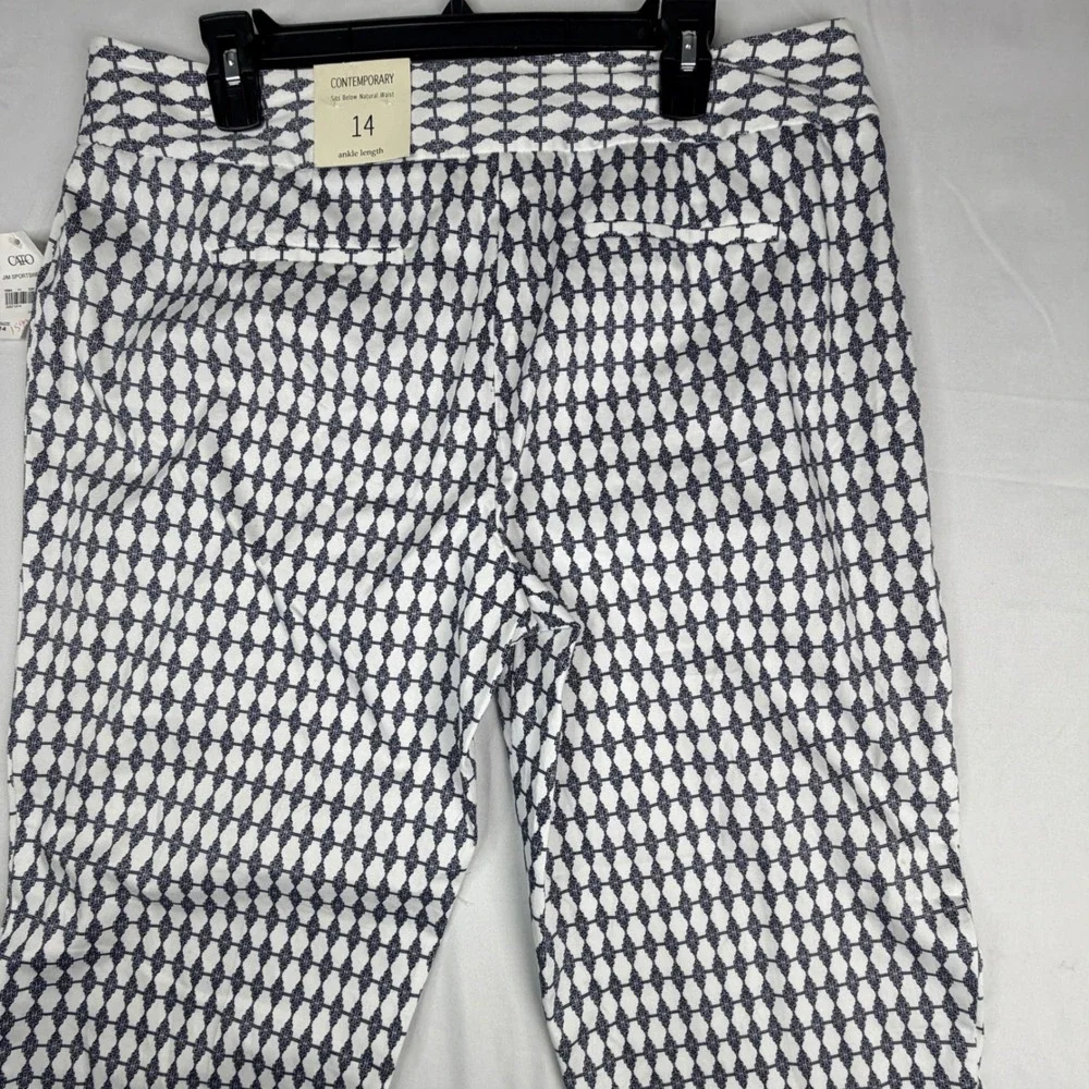 Cato Contemporary Womens 14 Ankle Pants Blue White Geometric Print New